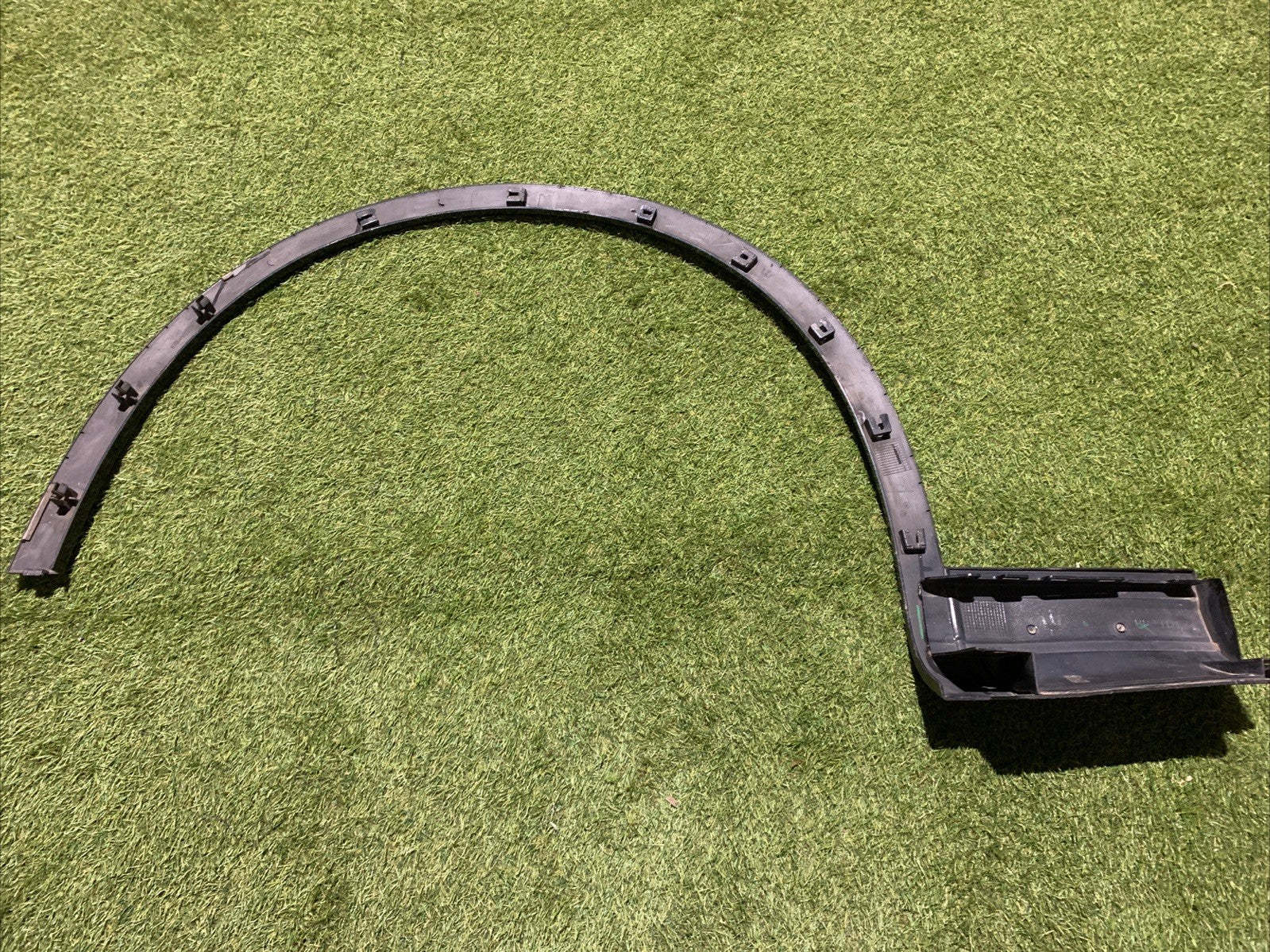 Modanatura Parafango Archetto Anteriore Destro Maserati Levante 670035625