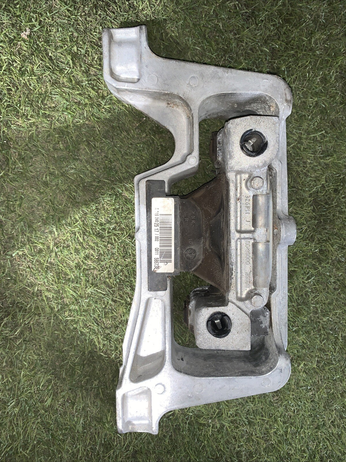 SUPPORTO MOTORE MERCEDES Classe A W176 Serie AMG A2462402517