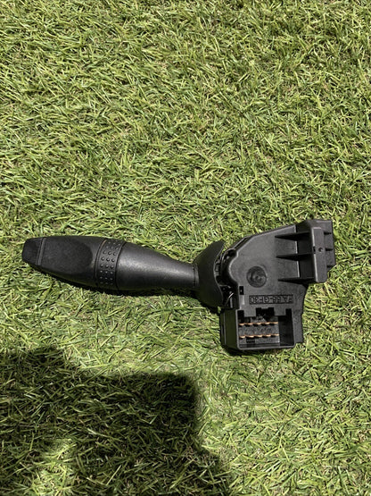 1S7T17A553DD LEVA COMANDI (DEVIOLUCI) TERGICRISTALLI DX FORD FIESTA V (5° SERIE)