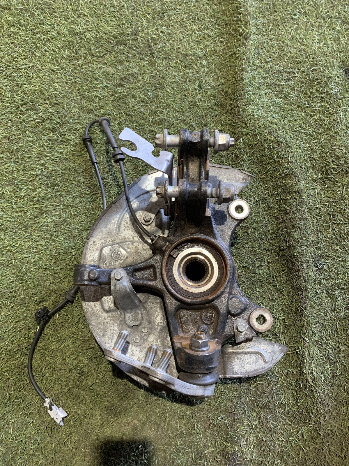 Mozzo Montante Fusello Anteriore Sinistro  Peugeot 3008 2016-2020 2.0 Diesel 