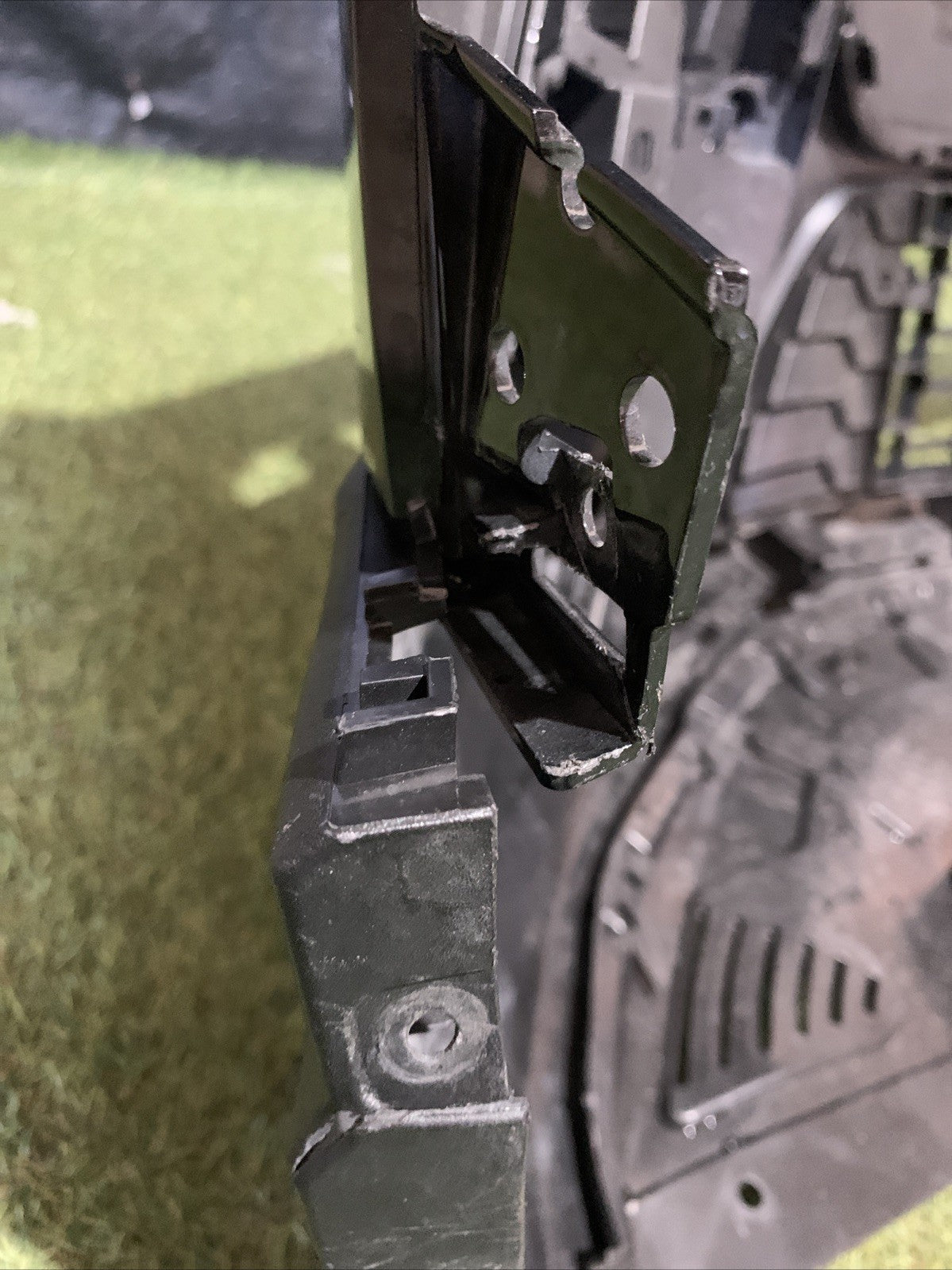 PARAURTI ANTERIORE JEEP AVENGER 2025