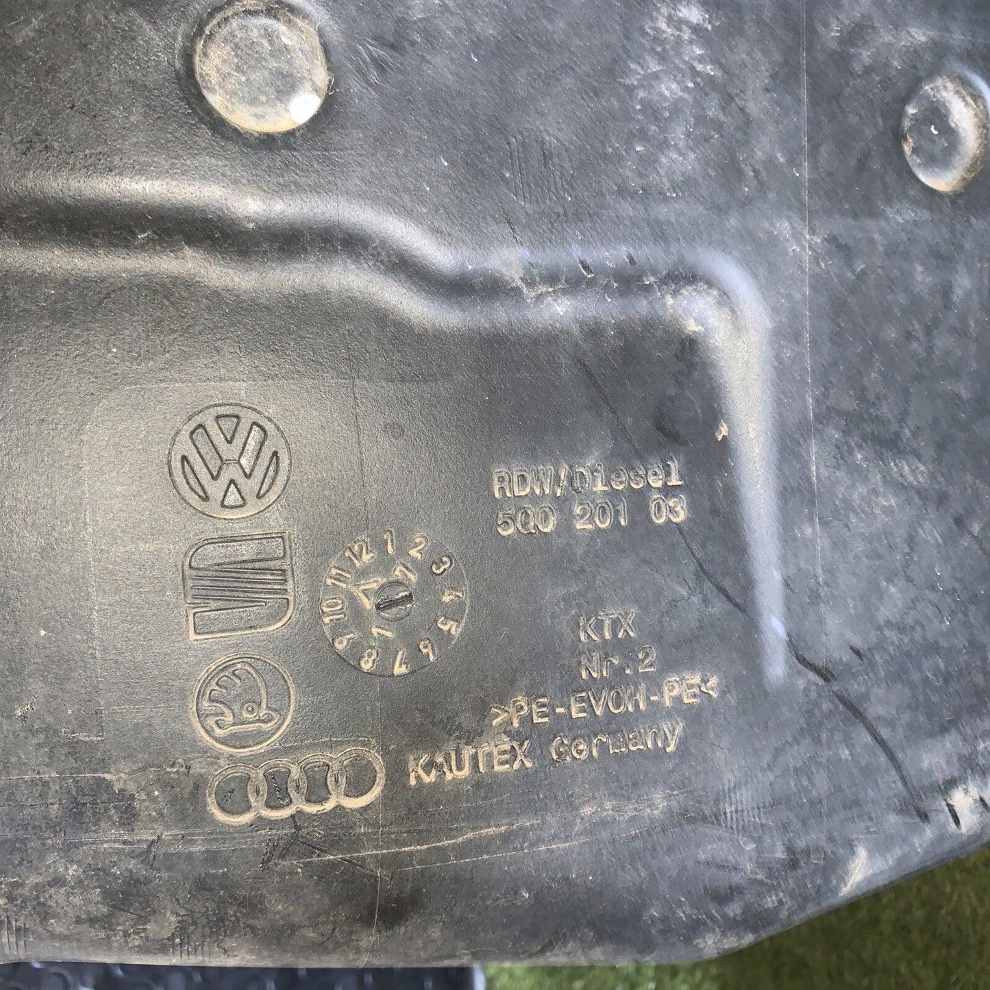 Serbatoio Vw T-roc 5Q020103 4 Ruote Motrici