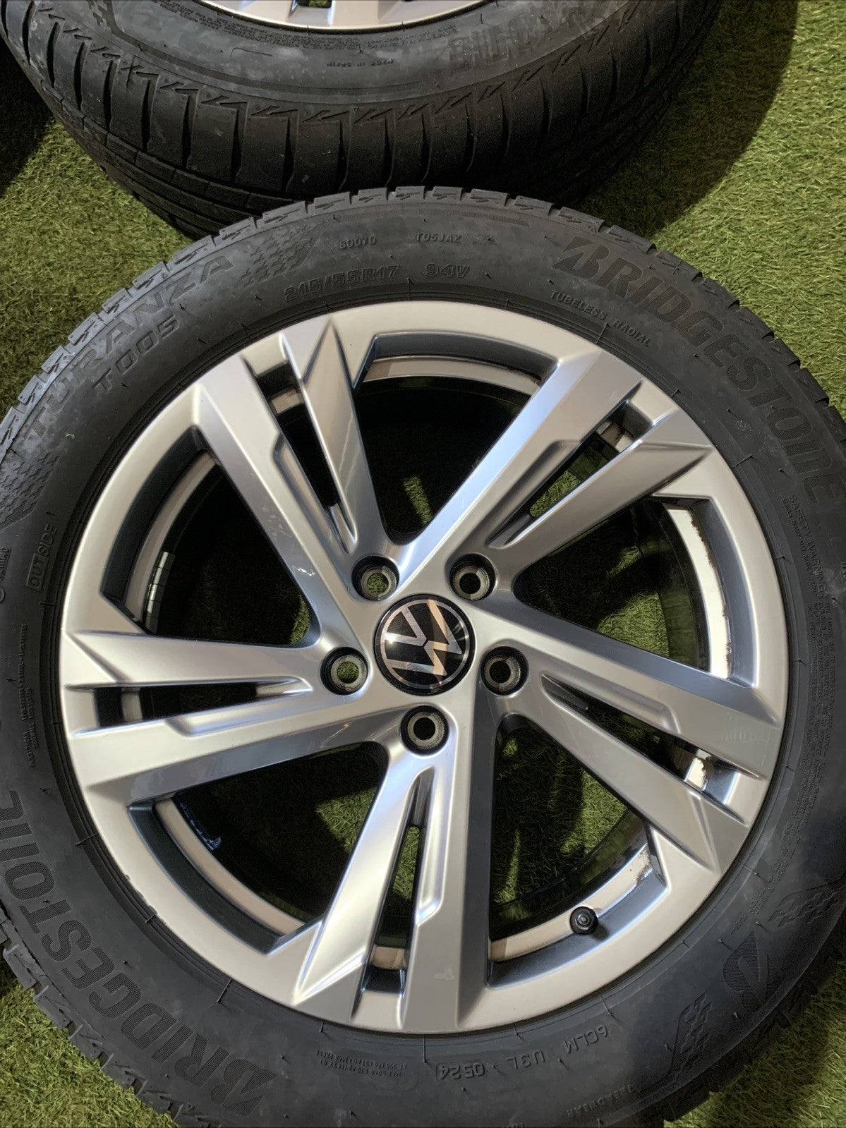 Cerchi In Lega Con Gomme Da 17 Volkswagen T-Roc 2024 R Line 2GA601025AM