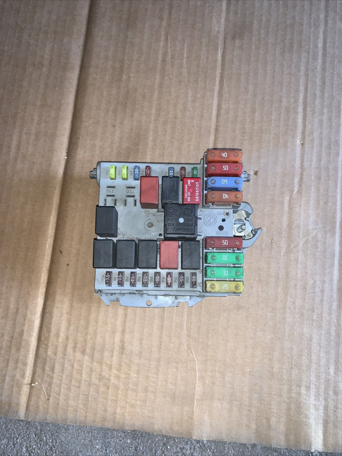 51832042 SCATOLA FUSIBILI FIAT BRAVO (198) 1.6 MULTIJET 16V MAN 6M KW77 - 105CV 