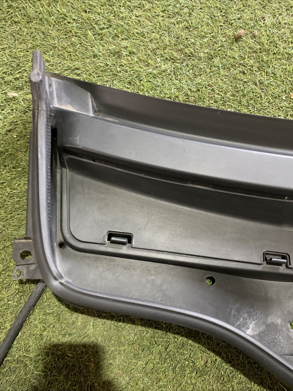 Griglia Gocciolatoio Tergicristalli Maserati Levante 670040250