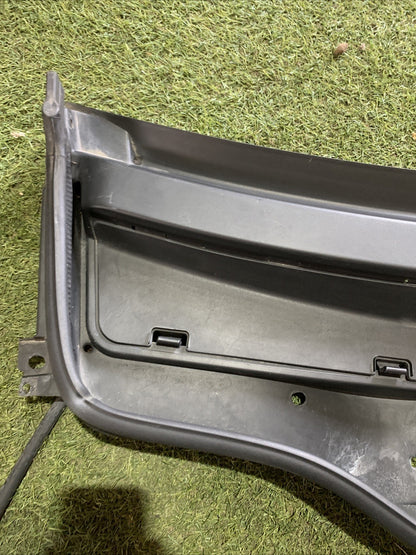 Griglia Gocciolatoio Tergicristalli Maserati Levante 670040250