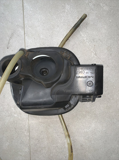 TAPPO SPORTELLINO COPERCHIO SERBATOIO CARBURANTE FIAT 500X 2022 1.3 Con Adblue