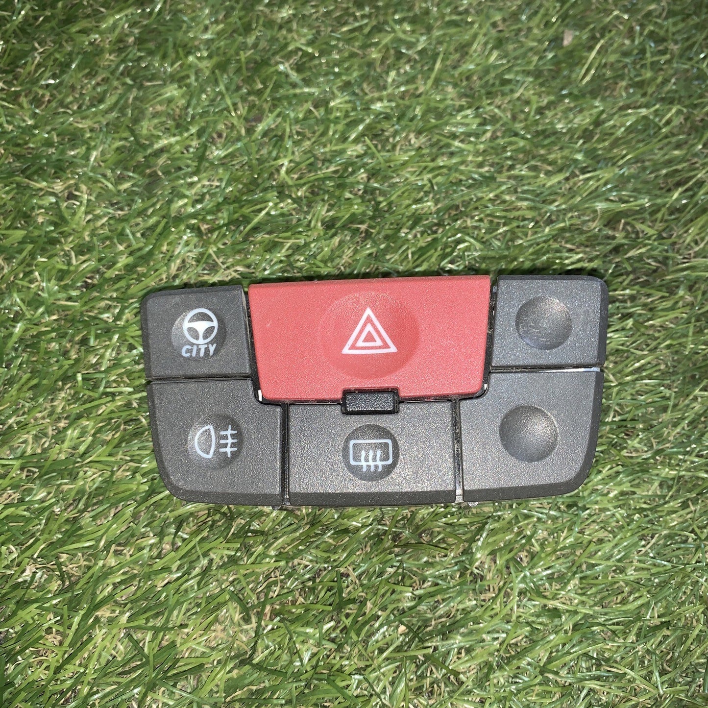 735357113 PULSANTIERA INTERRUTTORE QUATTROFRECCE FENDINEBBIA LUNOTTO FIAT PANDA