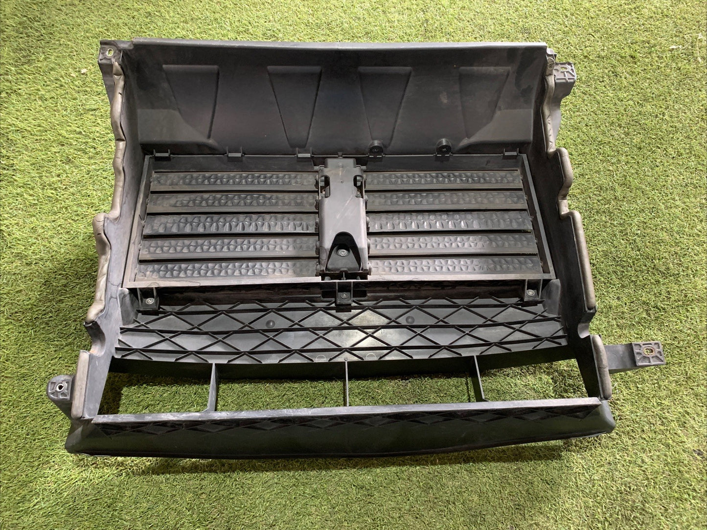 670065944 CONVOGLIATORE ARIA MASERATI LEVANTE