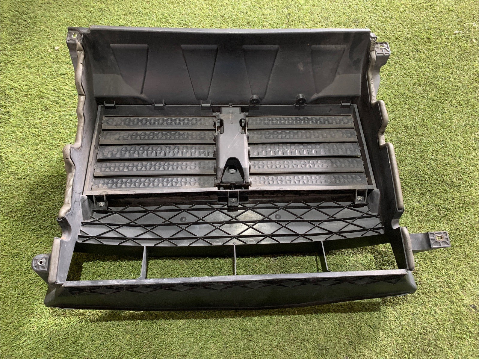 670065944 CONVOGLIATORE ARIA MASERATI LEVANTE