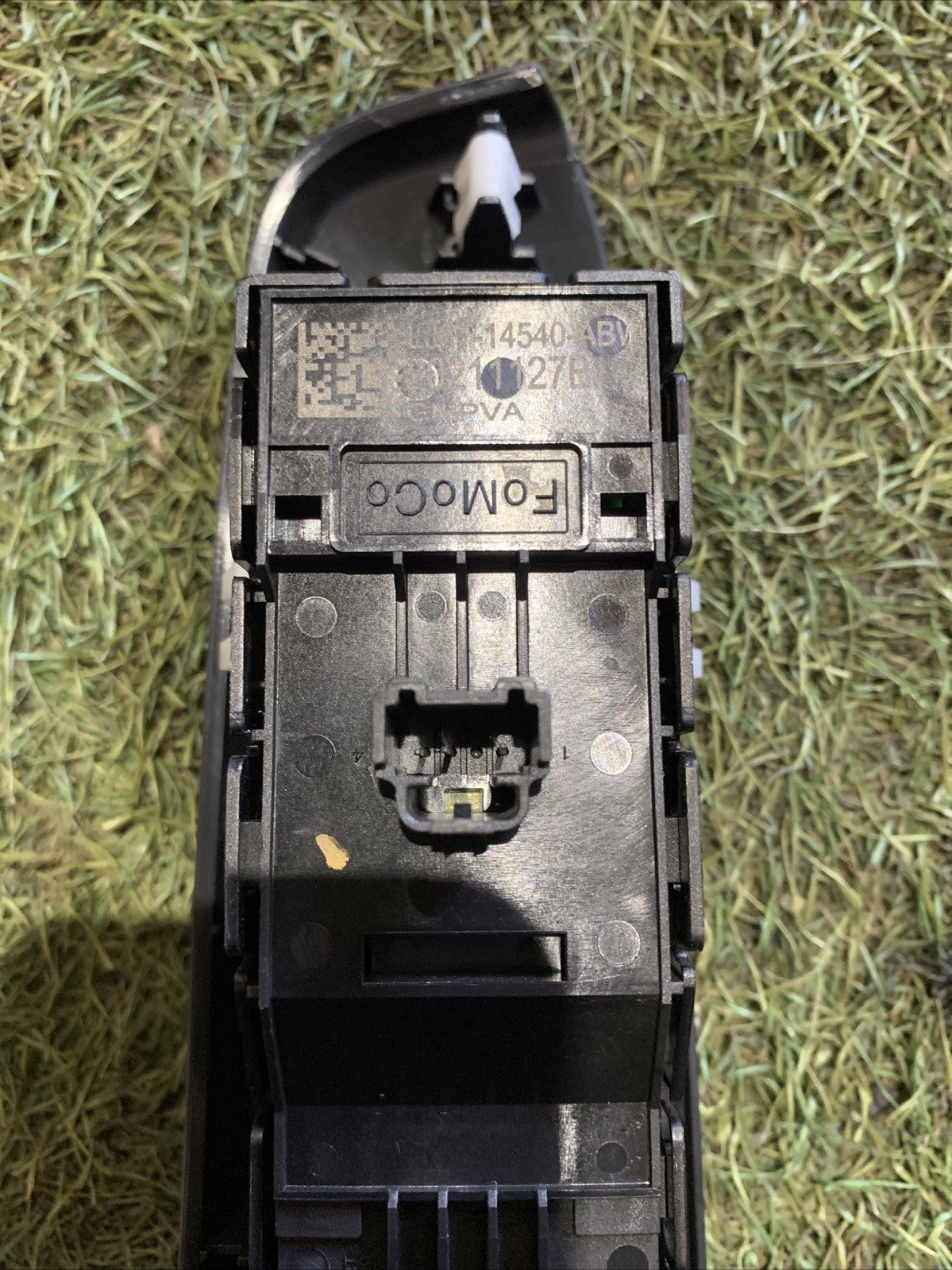 Pulsantiera Alzavetro Anteriore Sinistra Ford Kuga 2022 LJ6T-14540-ABW
