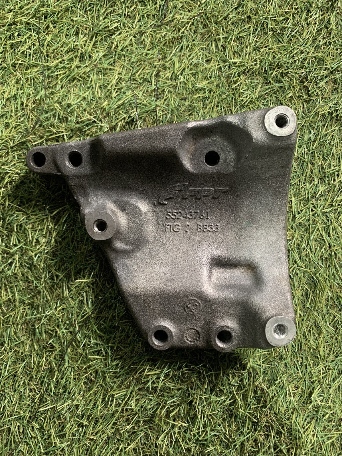 STAFFA SUPPORTO COMPRESSORE PER FIAT 500L 2018 1.3 MJT 55243761