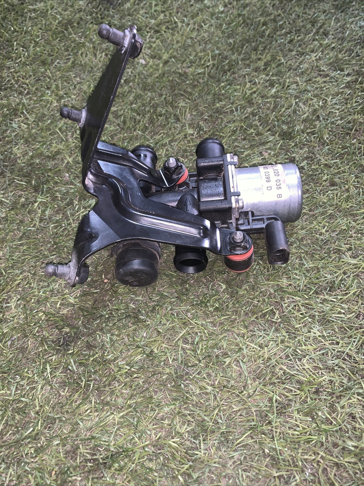 8E0820035B ELETTROVALVOLA DI RISCALDAMENTO AUDI A6 4G