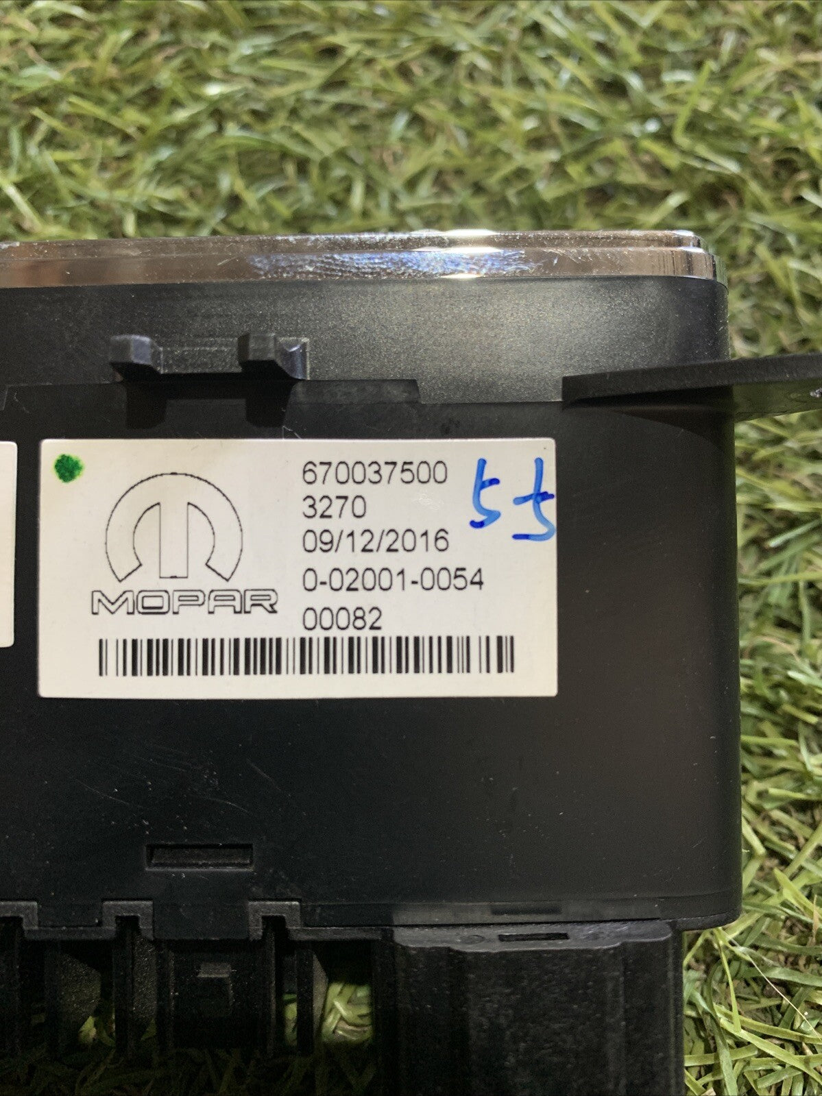 INTERFACCIA PRESA USB/INGRESSO AUX PER MASERATI Levante Serie 670037500 (16>)