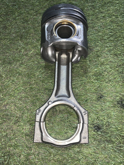 Pistone Con Biella Bmw G20 2.0 190 CV 858051504 (1)