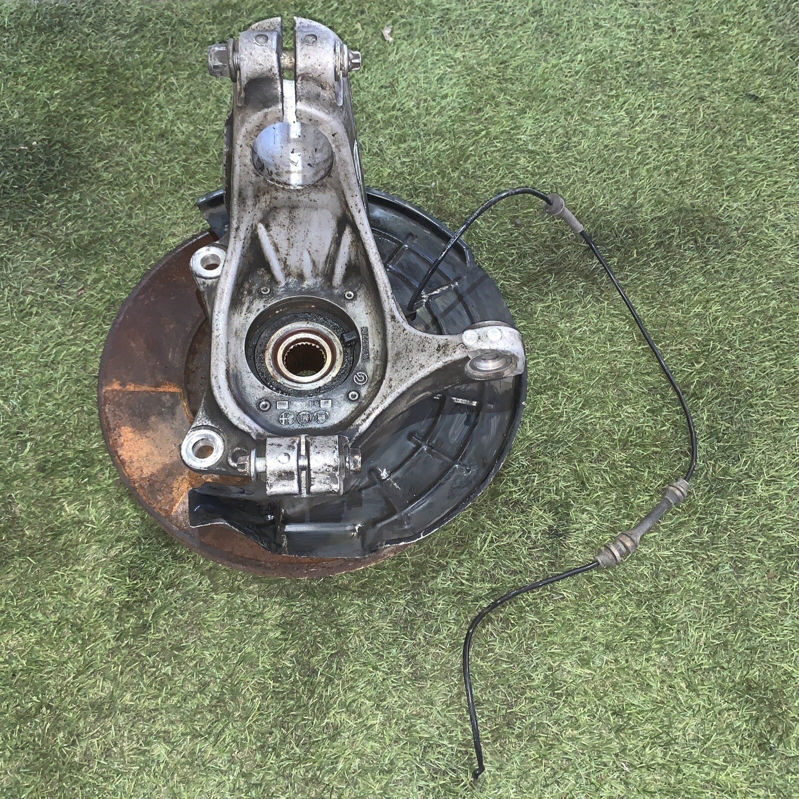 FUSELLO MOZZO MONTANTE ANTERIORE DESTRO ALFA ROMEO GIULIETTA 2.0 50514556