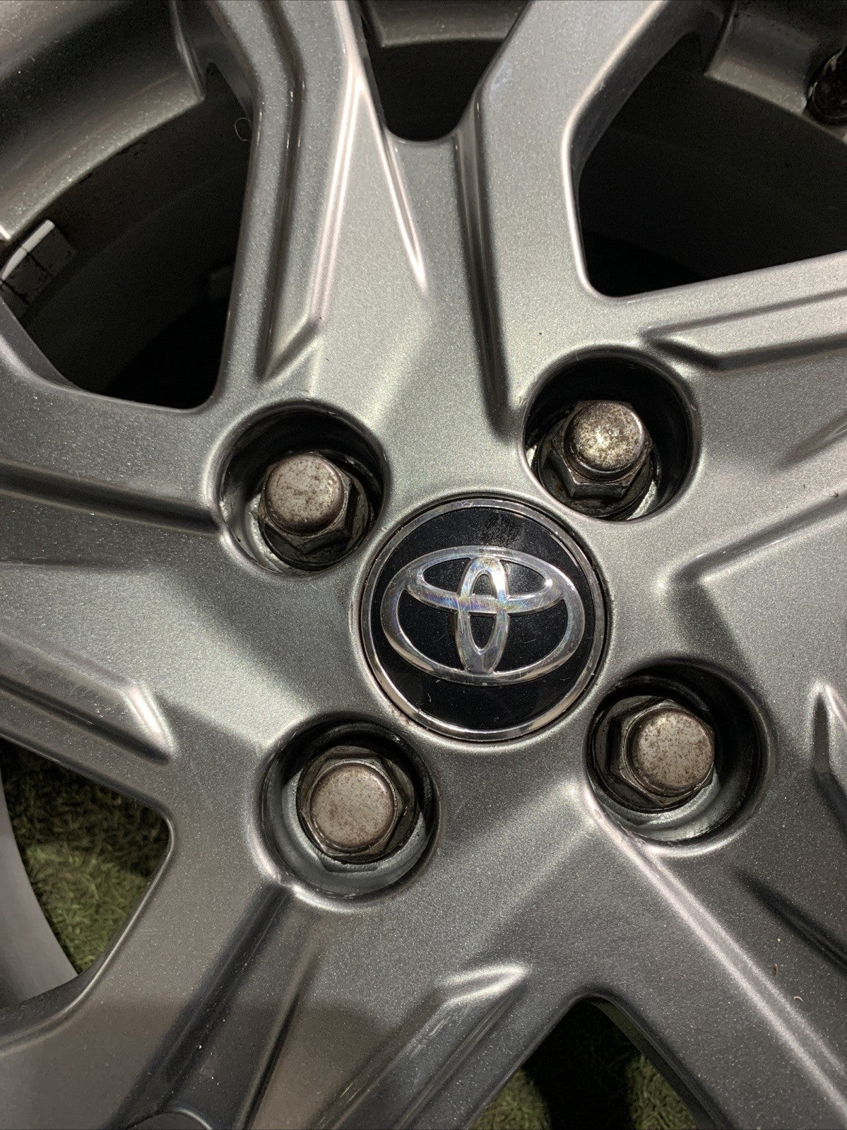 Cerchio In Lega Da 16 Con Gomma Toyota Yaris 2018 42611-0DC70 (3)