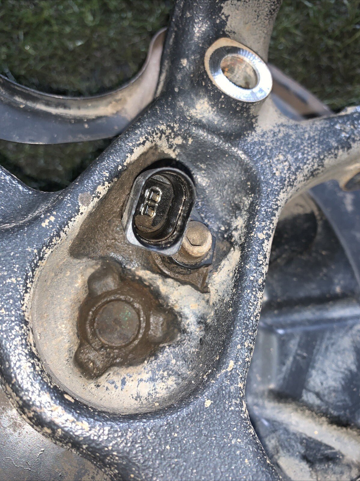 Mozzo Montante Posteriore Sinistra Volkswagen Golf 5 1.9 1K0435N (2)