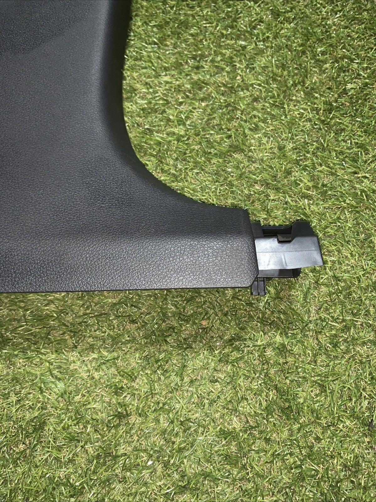 Rivestimento Colonna Inferiore Destra Kia Sportage 2023 85846-R2000