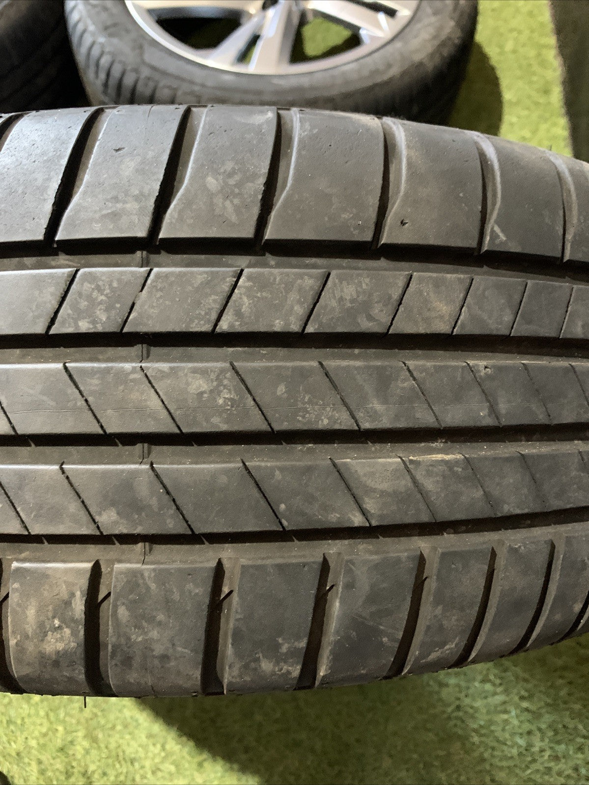 Cerchi In Lega Con Gomme Da 17 Volkswagen T-Roc 2024 R Line 2GA601025AM