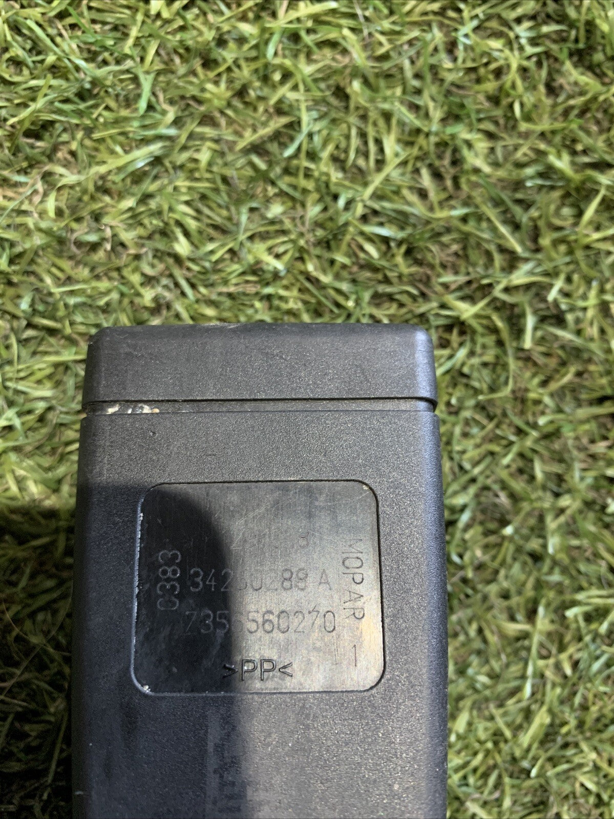 AGGANCIO CINTURA DI SICUREZZA POST CENTRALE FIAT 500X (334) 2014-, 7356560270