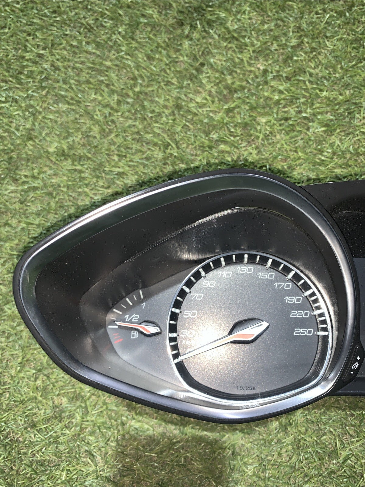 QUADRO STRUMENTI CONTACHILOMETRI PEUGEOT 308 1.6 D (ANNO 2016) 9809838780