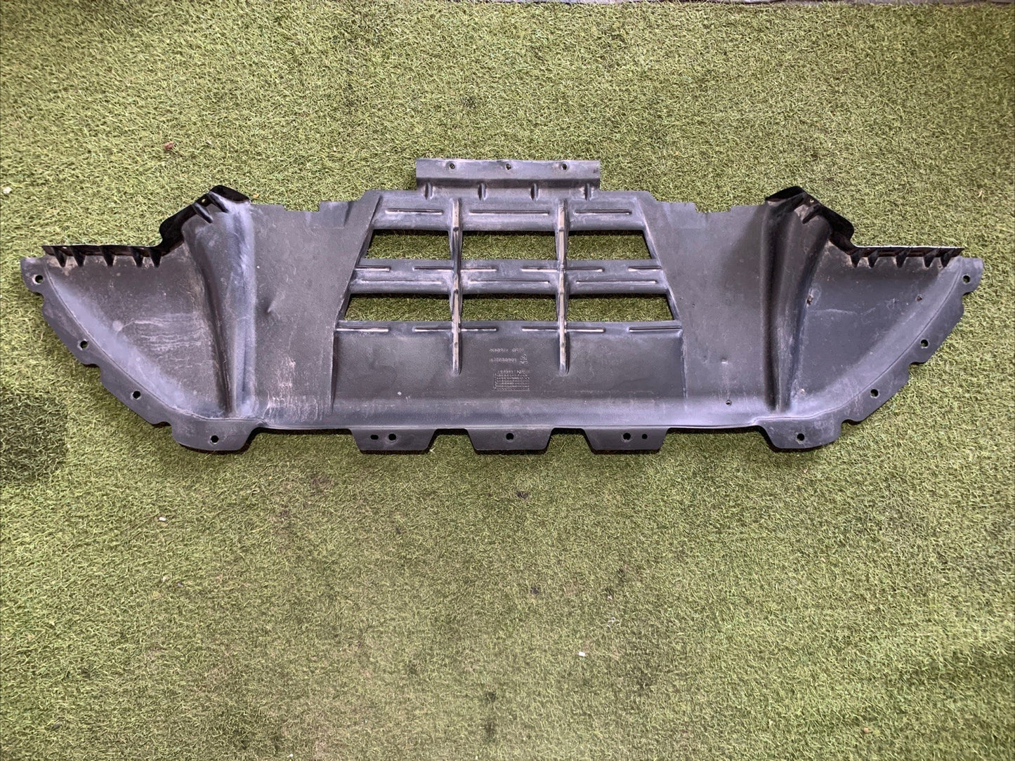 Protezione Sottoparaurti Anteriore Maserati Levante 670032424