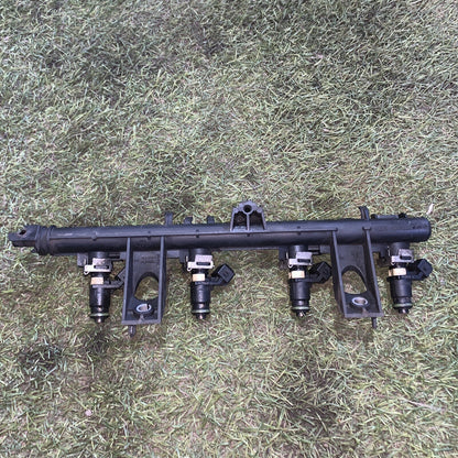 8200604620 TUBO INIEZIONE CON SERIE INIETTORI BENZINA RENAULT CLIO 1.2 3 SERIE