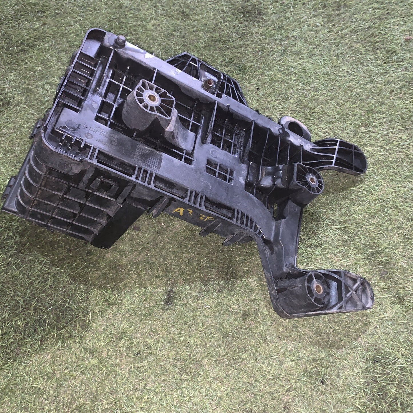 ALLOGGIO BATTERIA AUDI A3 8P 1K0915333-B