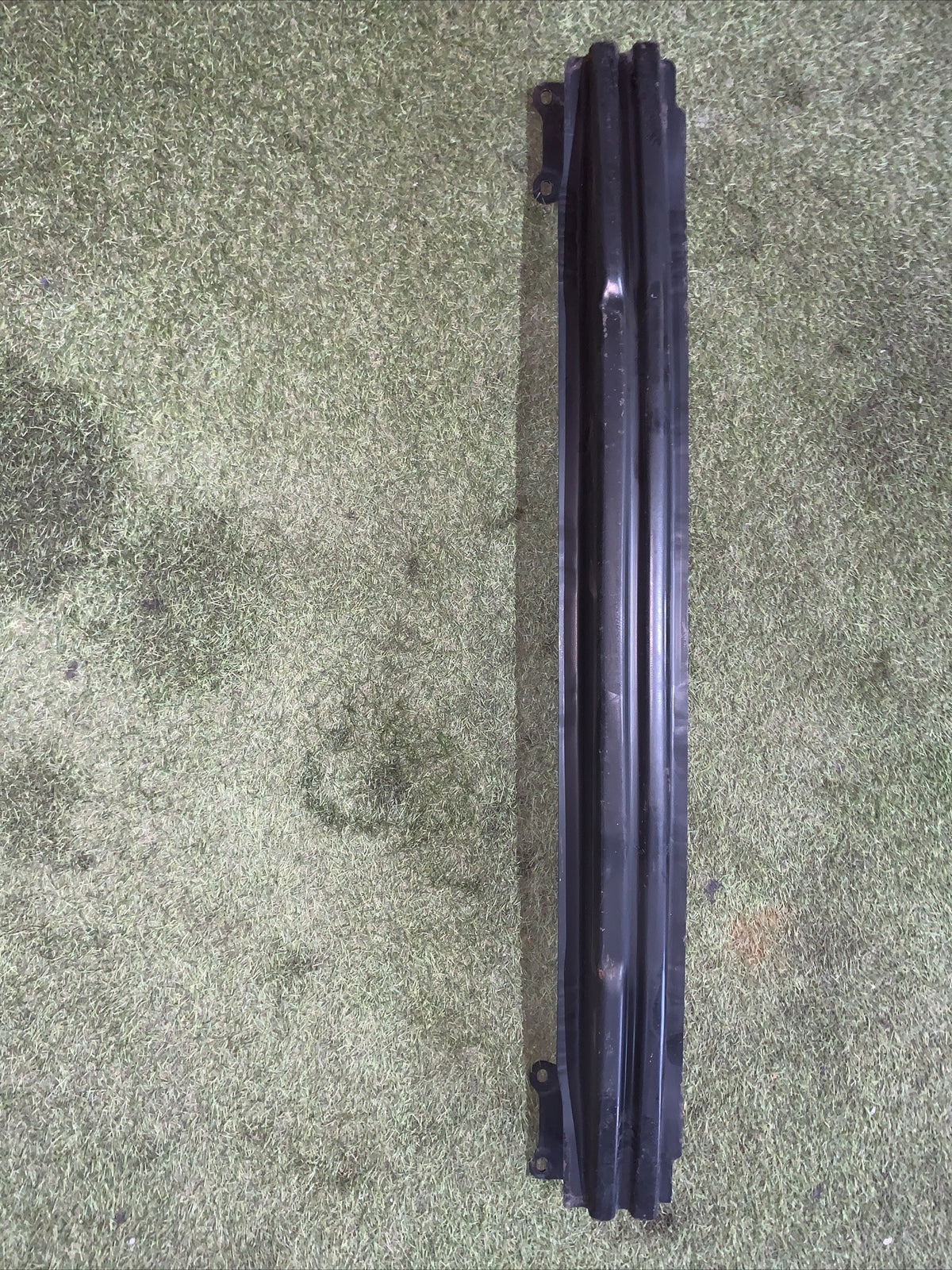 5K0807585A TRAVERSA PARAURTI POSTERIORE VOLKSWAGEN GOLF 6 2.0 3 PORTE