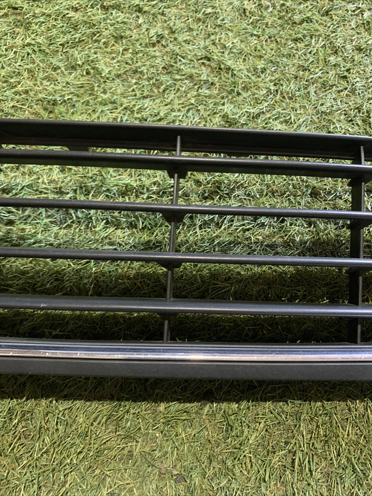 GRIGLIA PARAURTI PER VOLKSWAGEN Golf 6 Berlina 5K0853677