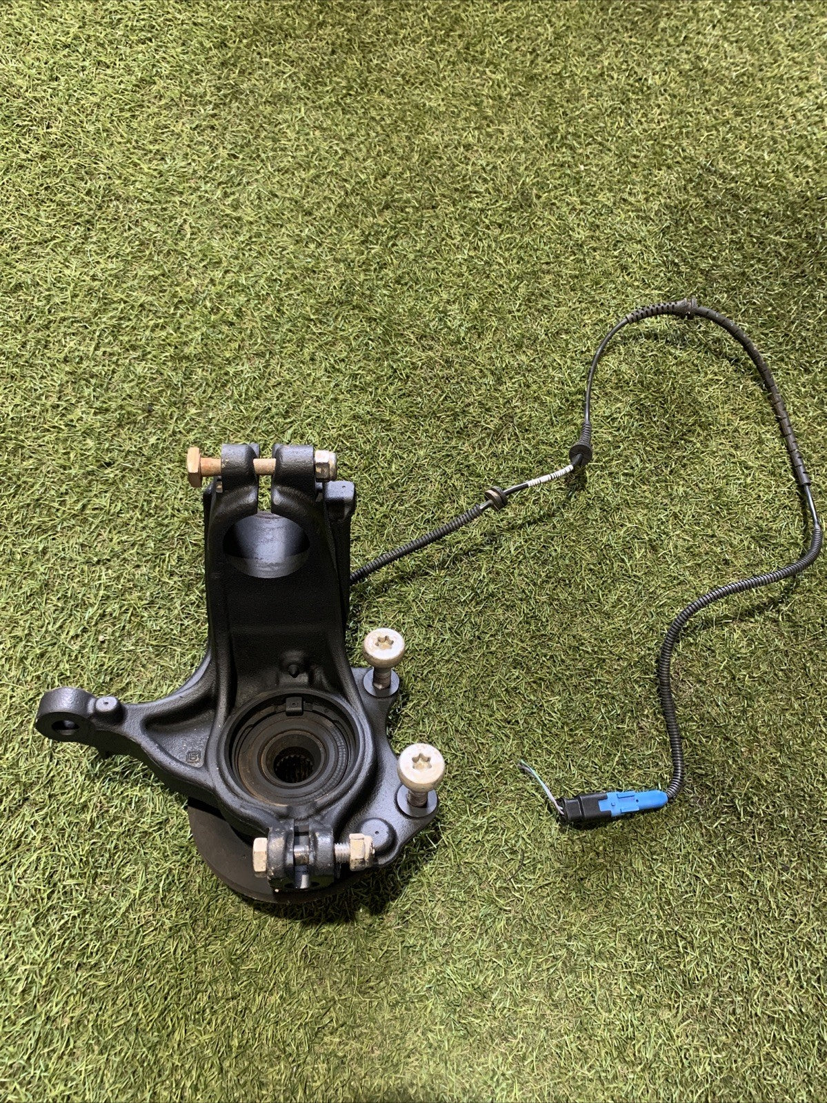 1607557480 MOZZO MONTANTE FUSELLO ANTERIORE SX PEUGEOT 208 2017 1.2