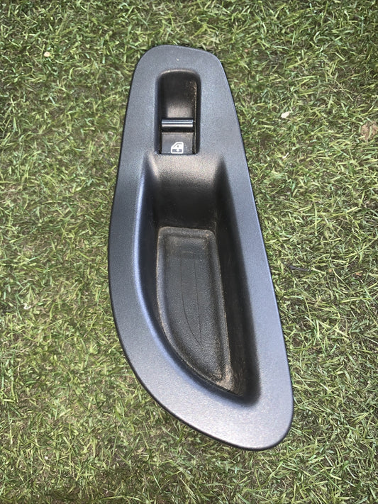 PULSANTIERA ALZAVETRO POSTERIORE DESTRA DX FIAT 500X B569