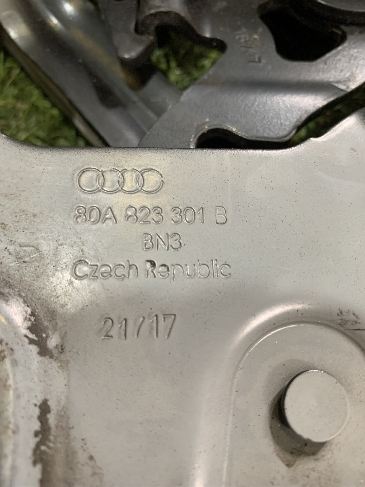 Cerniera Sx Cofano / Portellone anteriore Audi Q5 2019 80A823301B