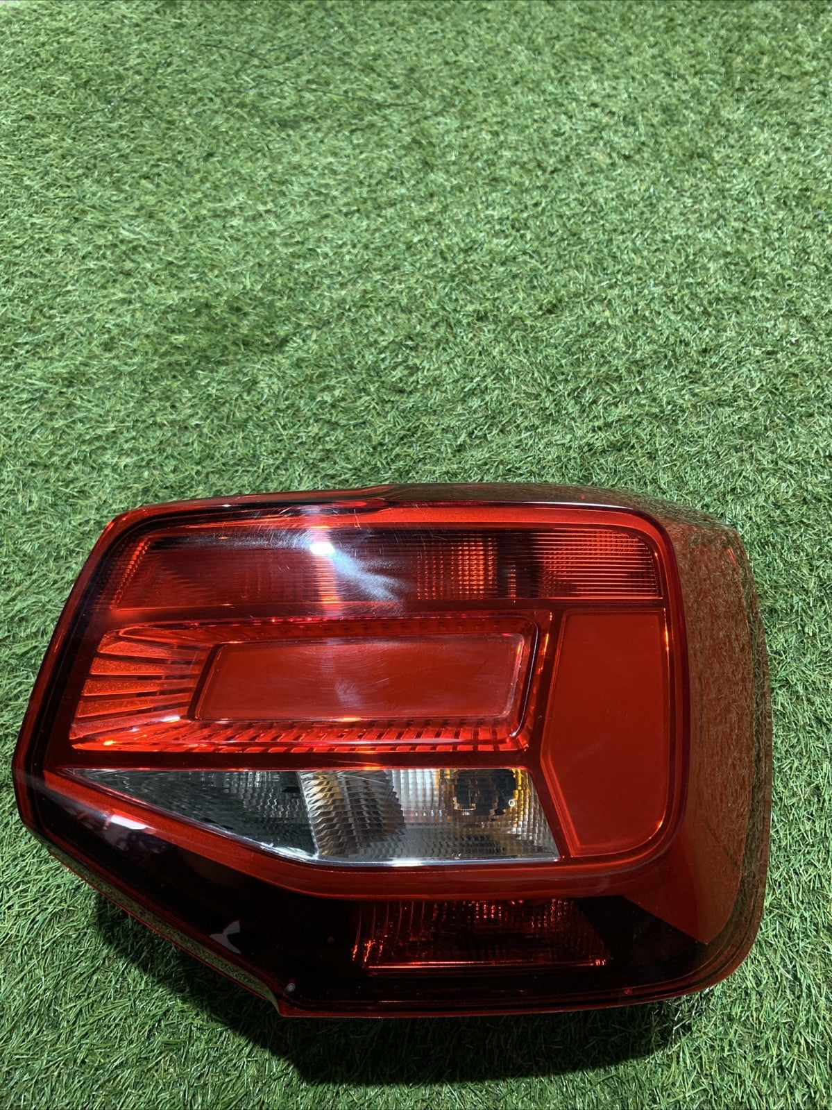 STOP FANALE POSTERIORE DESTRO AUDI Q2 81A945070