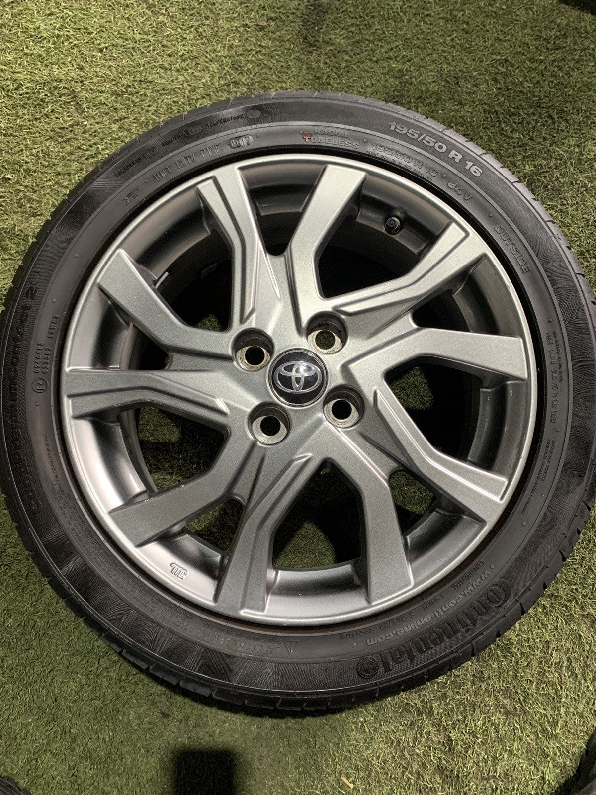 Cerchio In Lega Da 16 Con Gomma Toyota Yaris 2018 42611-0DC70 (3)