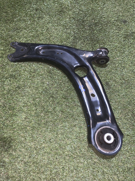 3Q0407153B BRACCIO OSCILLANTE ANTERIORE SINISTRO VOLKSWAGEN TIGUAN 2019