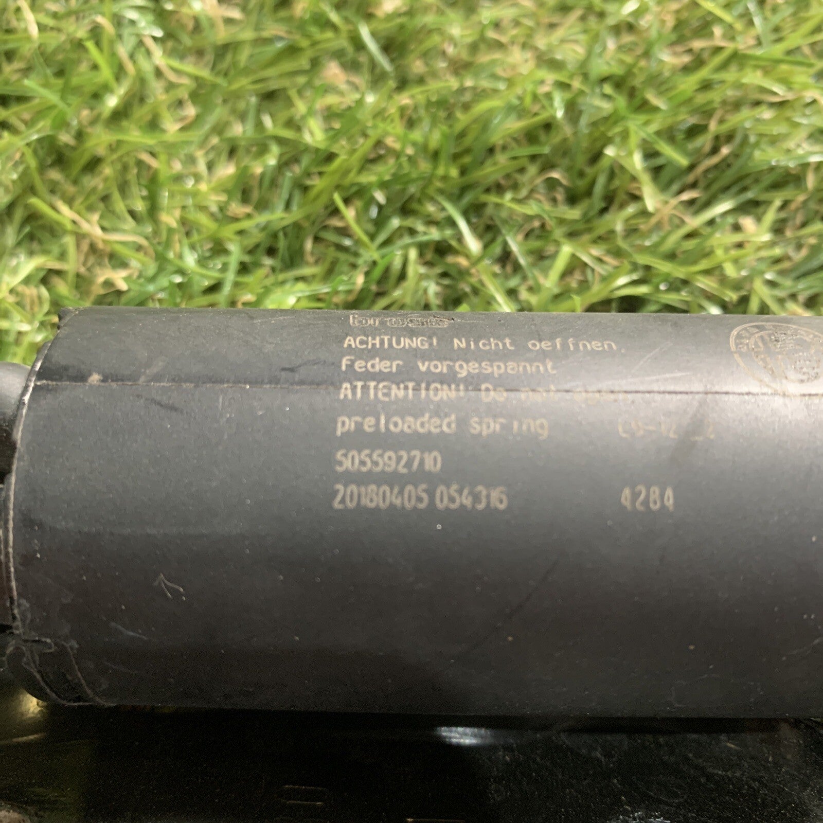 RICAMBI USATI 505592710 PISTONCINI COFANO POST. ALFA ROMEO Stelvio Serie  604244