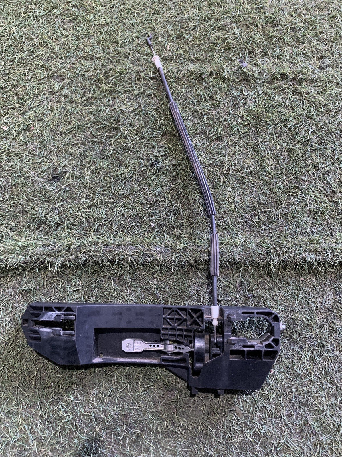 Supporto maniglia esterna portiera anteriore sinistra Alfa Romeo Mito 242567