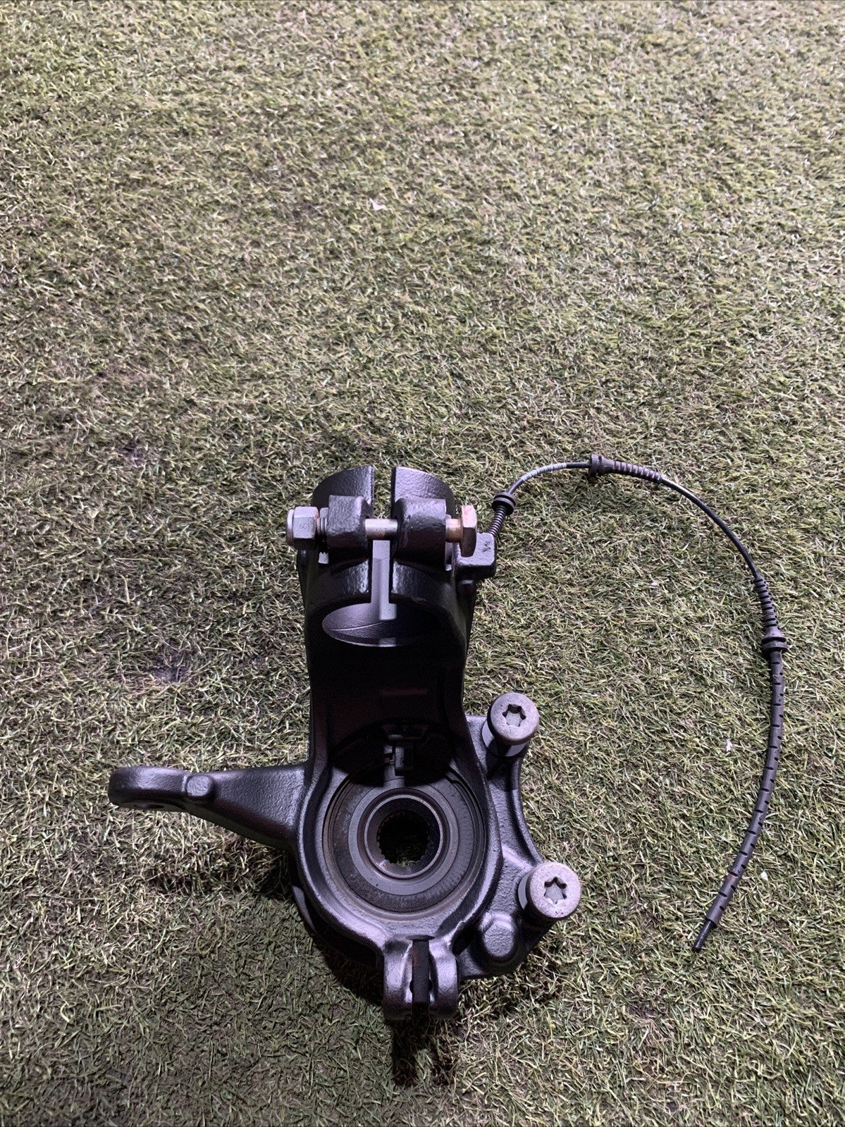 MOZZO MONTANTE FUSELLO ANTERIORE SINISTRO OPEL CROSSLAND X 1.2 BENZ 3637226 (2)