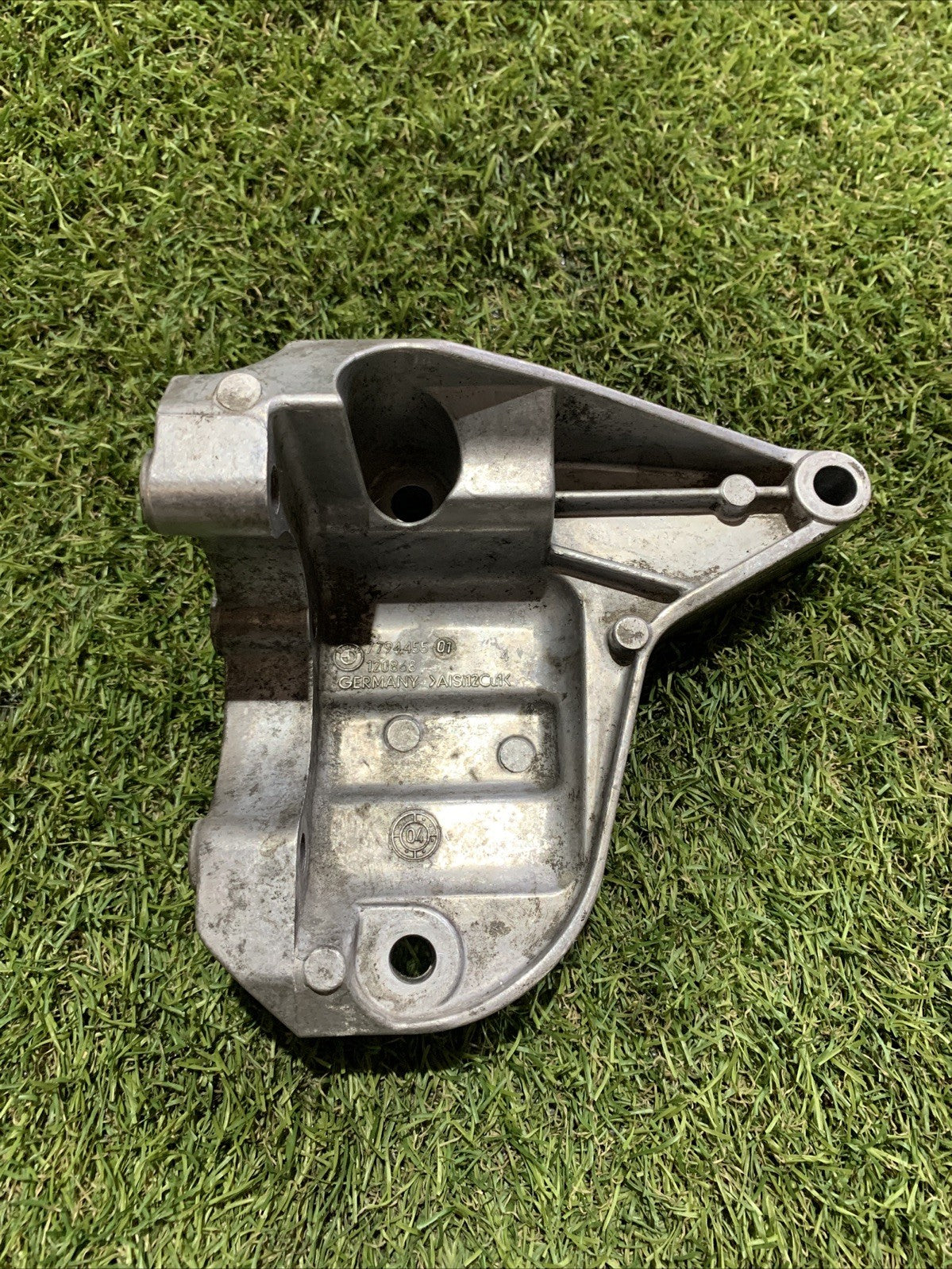 SUPPORTO POMPA IDROGUIDA BMW Serie 3 E90 Berlina 779445501 2.0 DIESEL