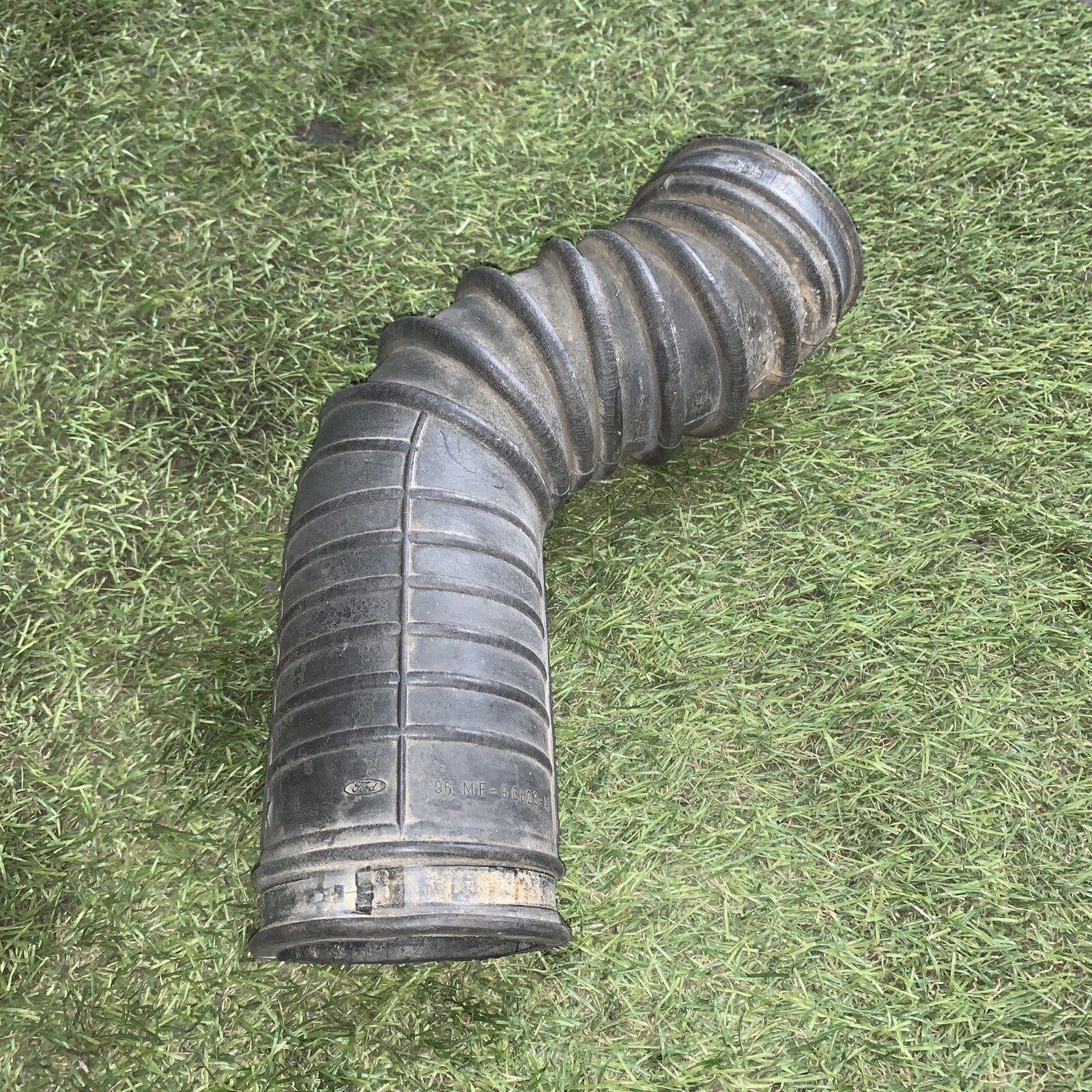 96MF-9C623AE MANICOTTO FORD FIESTA 1 SERIE 1.2 B