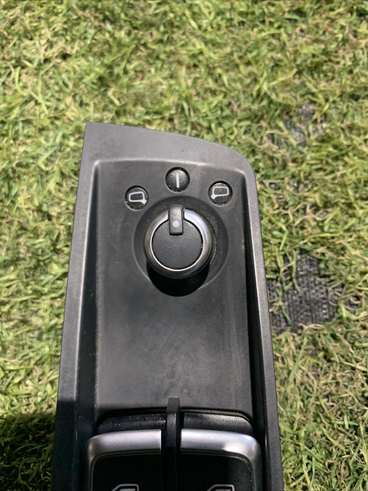 Pulsantiera Alzavetro Anteriore Sinistra Audi A1 2010-2017 8U0959851