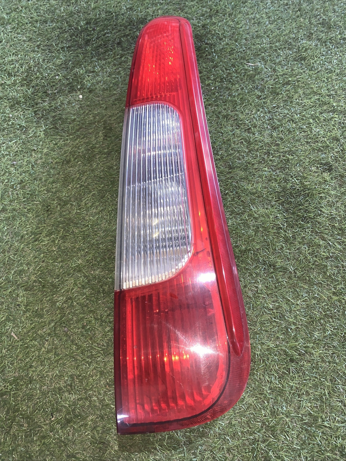 3M51-13A602-AA FANALE STOP POSTERIORE DX FORD FOCUS C-MAX 2SK008723 2