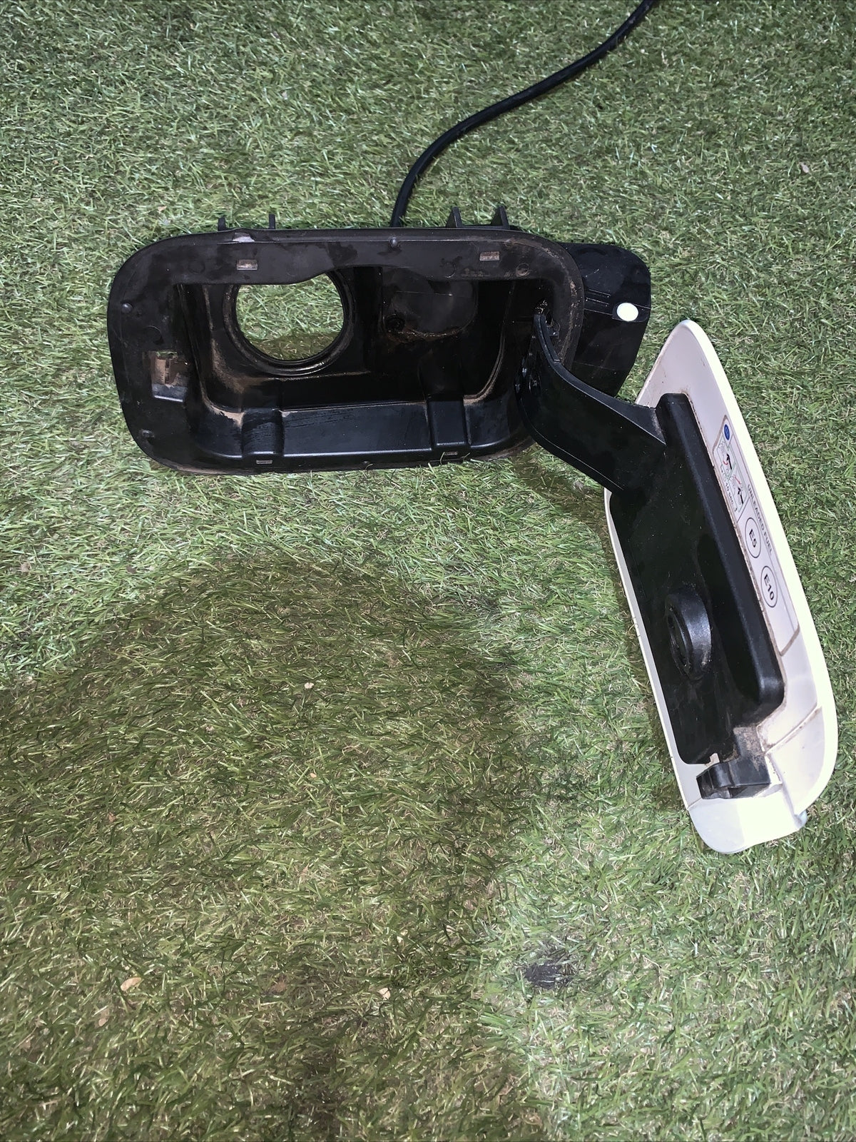 SPORTELLO SPORTELLINO CARBURANTE FIAT PANDA 312 1.0 B 51,50KW HYBRID ANNO 2022