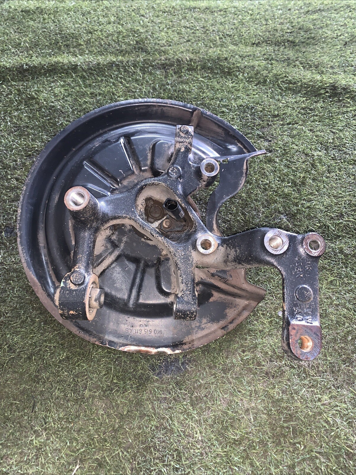 Mozzo Montante Posteriore Sinistra Volkswagen Golf 5 1.9 1K0435N (2)