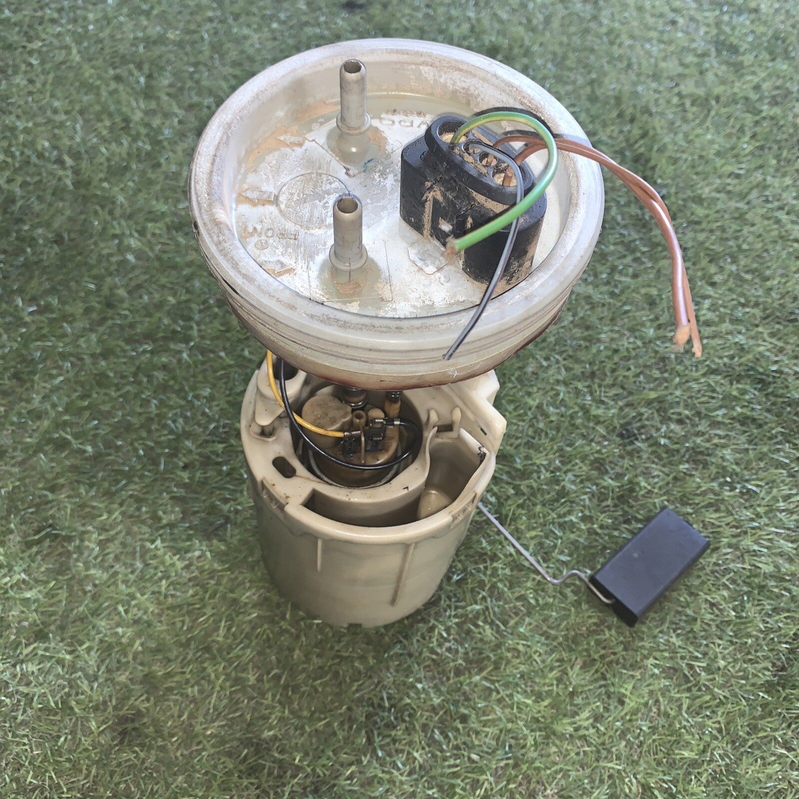 POMPA CARBURANTE VOLKSWAGEN PASSAT 1.9 TDi ( 2000 > 2005 ) 3B0919050B ORIGINALE