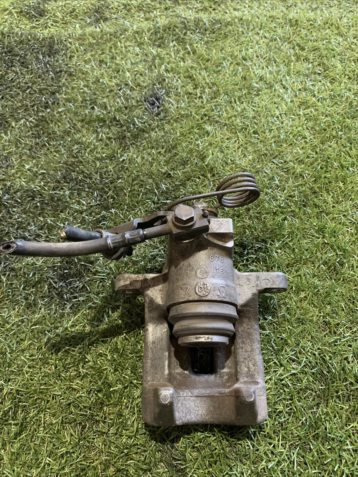 8E0615424 PINZA FRENO POSTERIORE DESTRA VOLKSWAGEN PASSAT 2004 SW 1.9 D