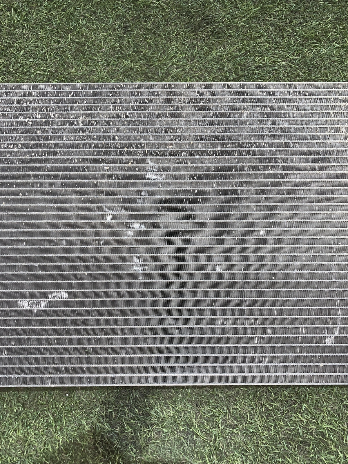 CONDENSATORE ARIA CONDIZIONATA FIAT GRANDE PUNTO 55700406 1.2 BENZINA (2)