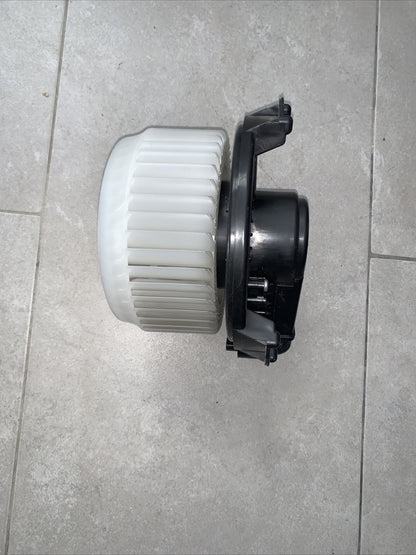 MOTORINO VENTOLA STUFA TOYOTA YARIS 1.5 IBRIDA  2018 10n13